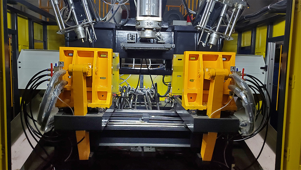 blow moulder blow moulder