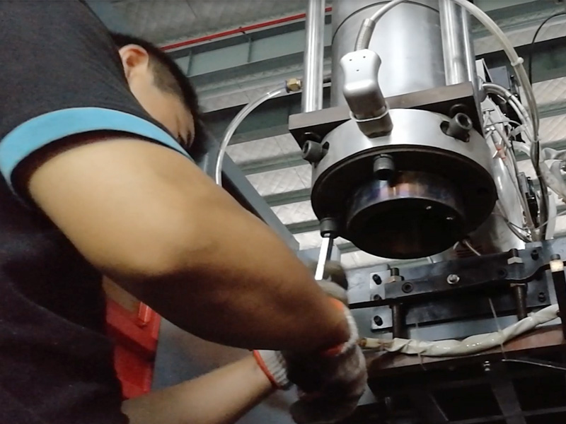 Şişirme makinesi imalatının adım adım süreci