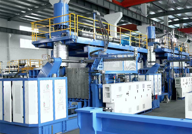 IBC tankı şişirme makinesi